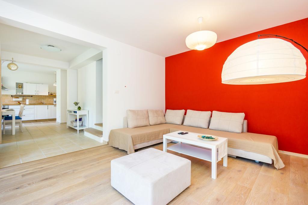 Apartment Barbina Kastelina Светий Юрай Екстер'єр фото