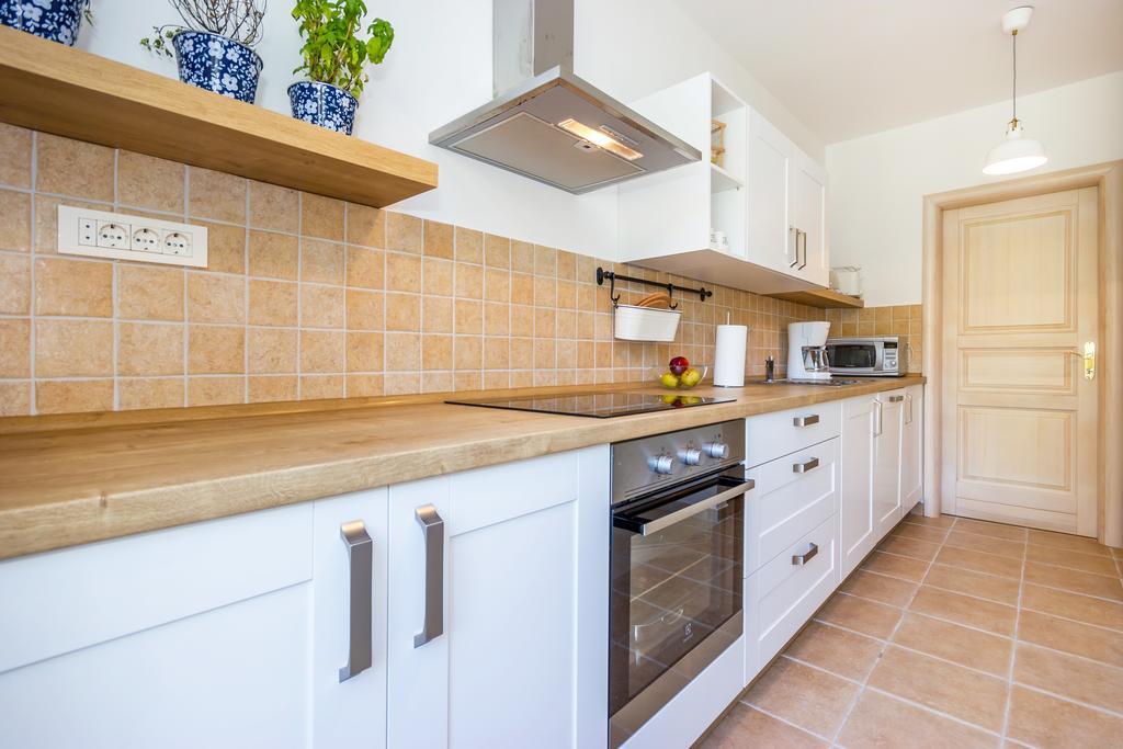 Apartment Barbina Kastelina Светий Юрай Екстер'єр фото