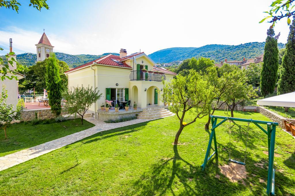 Apartment Barbina Kastelina Светий Юрай Екстер'єр фото